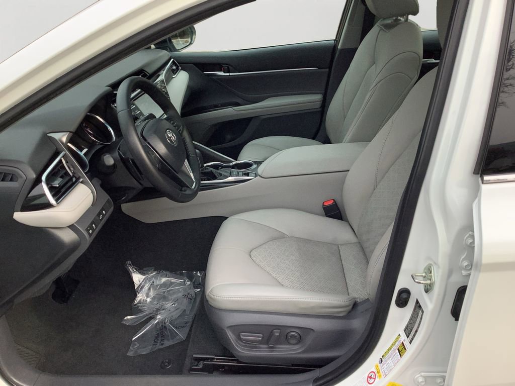 Used 2018 Toyota Camry XSE image 24