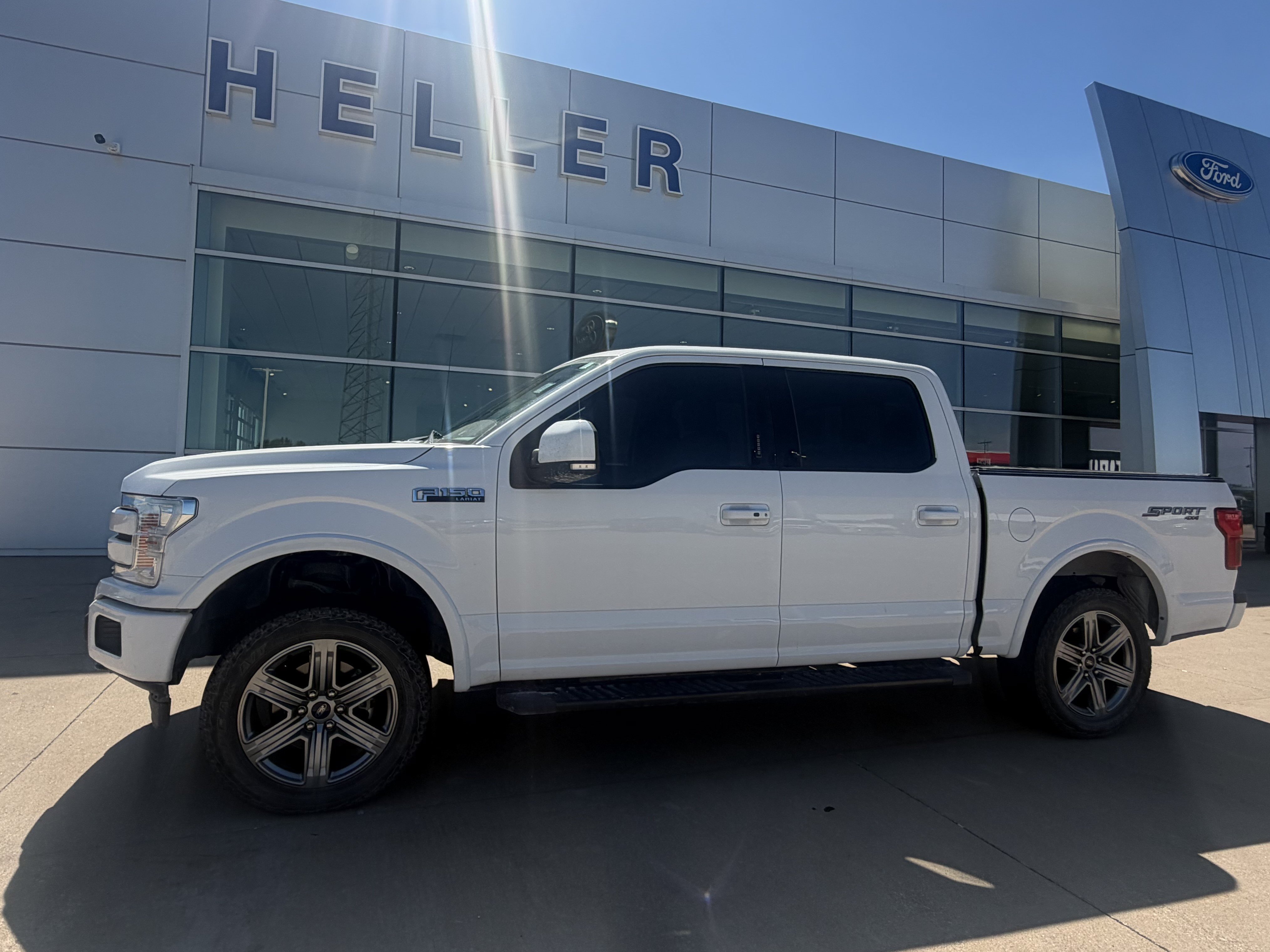 Used 2019 Ford F150 Lariat w/ Equipment Group 502A Luxury AWD/4WD image 3