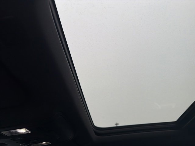 Used 2021 Chevrolet Suburban RST w/ Luxury Package image 8