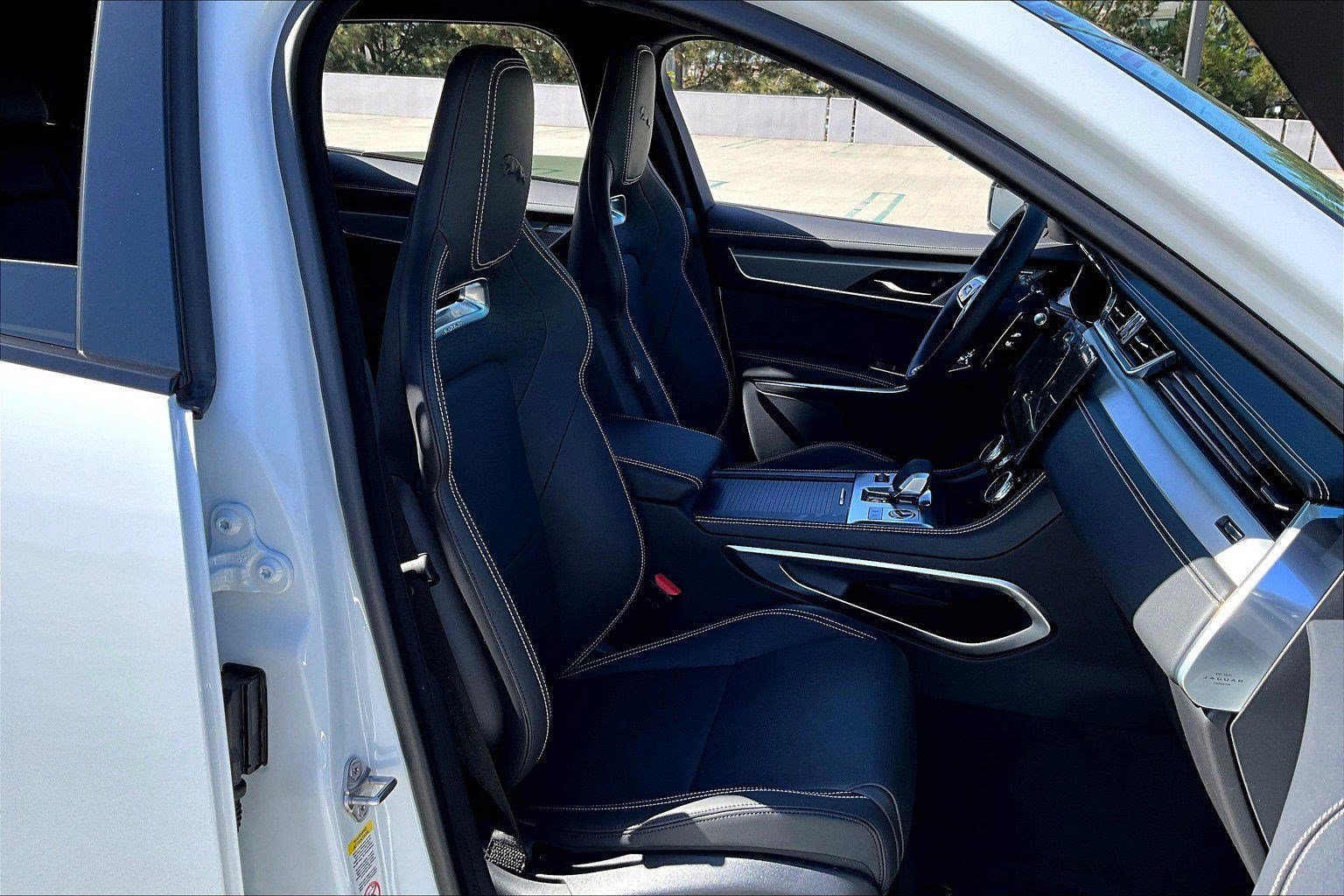 New 2026 Jaguar F-PACE R-Dynamic S image 9