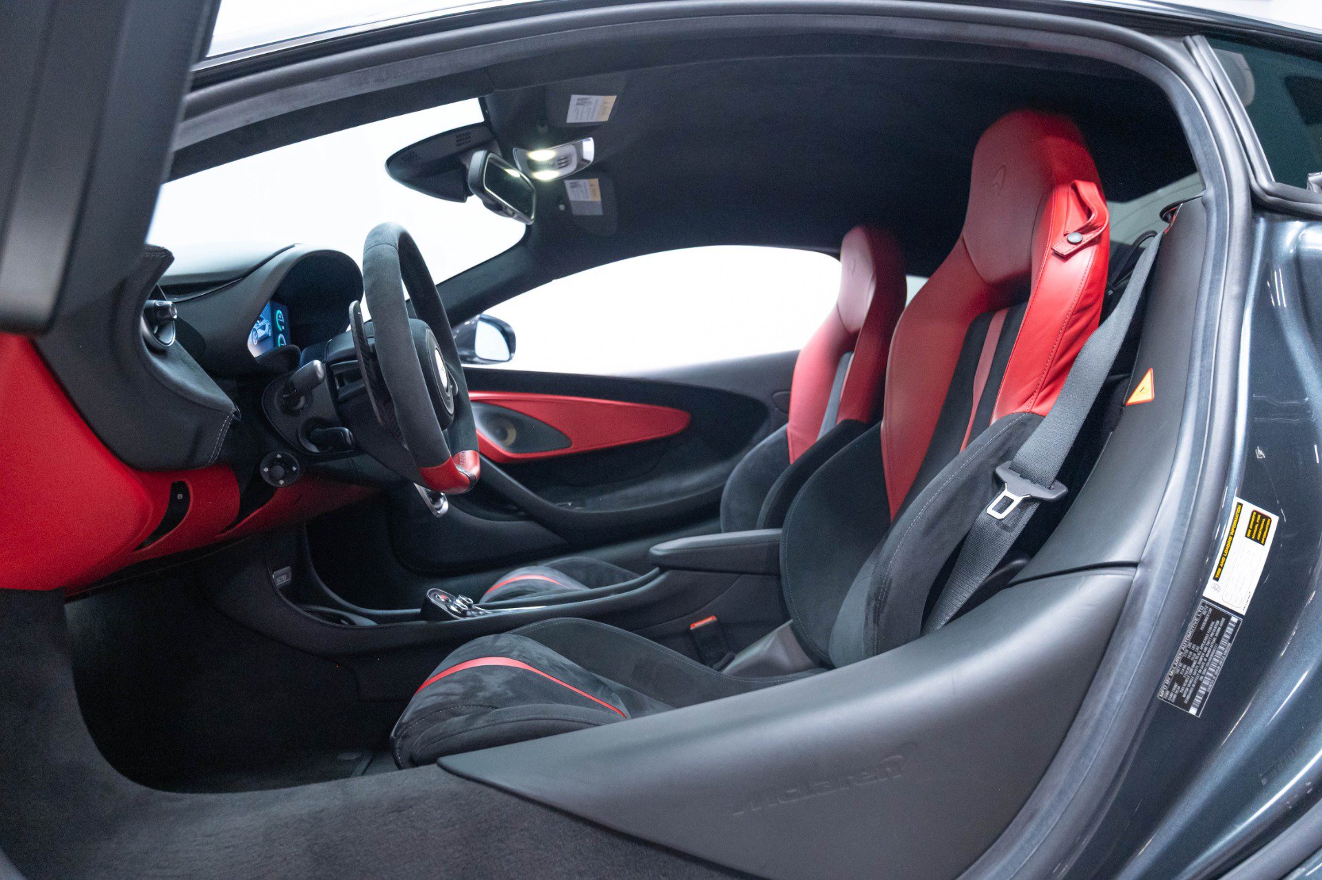 Used 2019 McLaren 570S Coupe RWD image 10