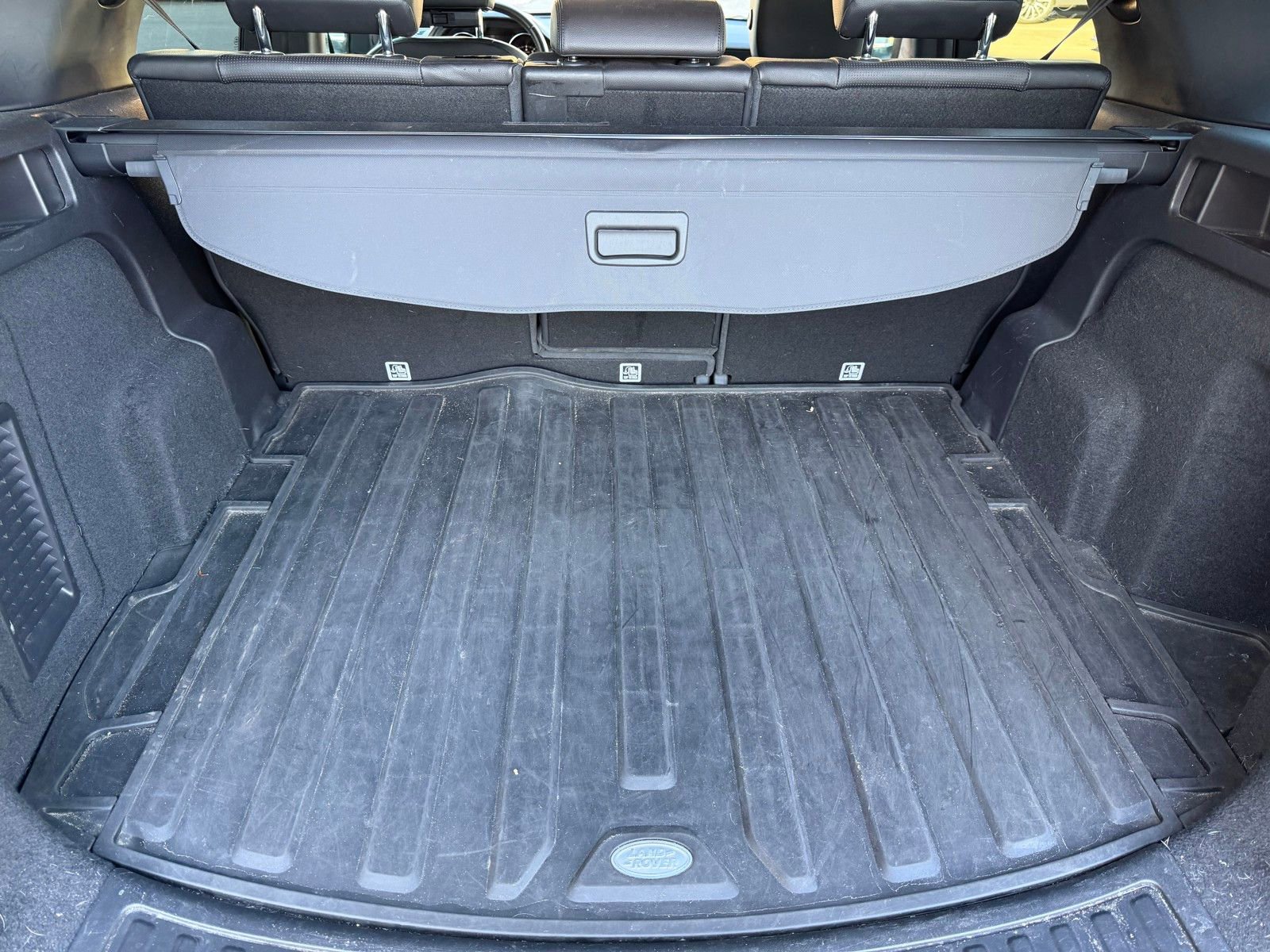 Used 2019 Land Rover Discovery Sport HSE image 28