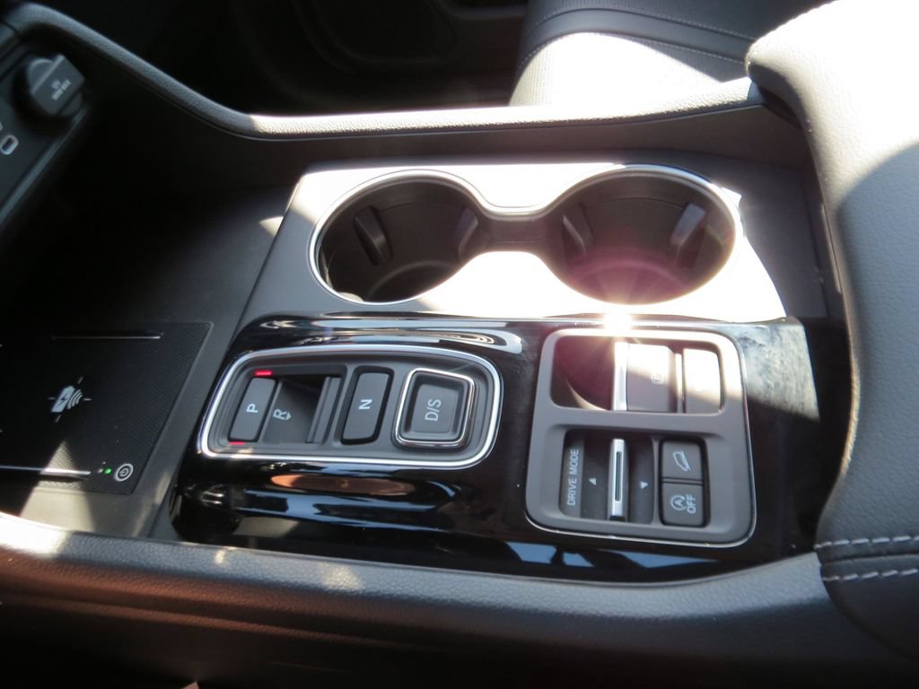Used 2025 Honda Pilot Elite image 27