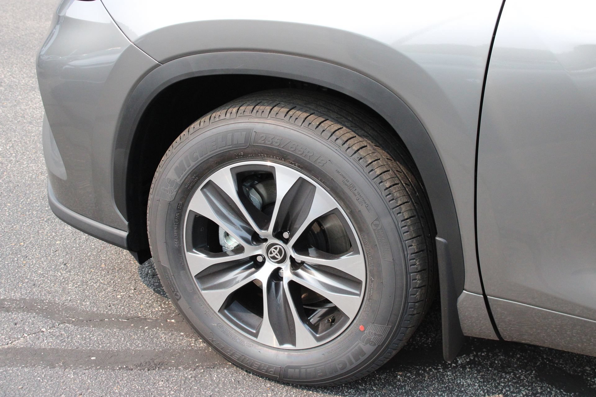 New 2026 Toyota Highlander XLE AWD/4WD image 12