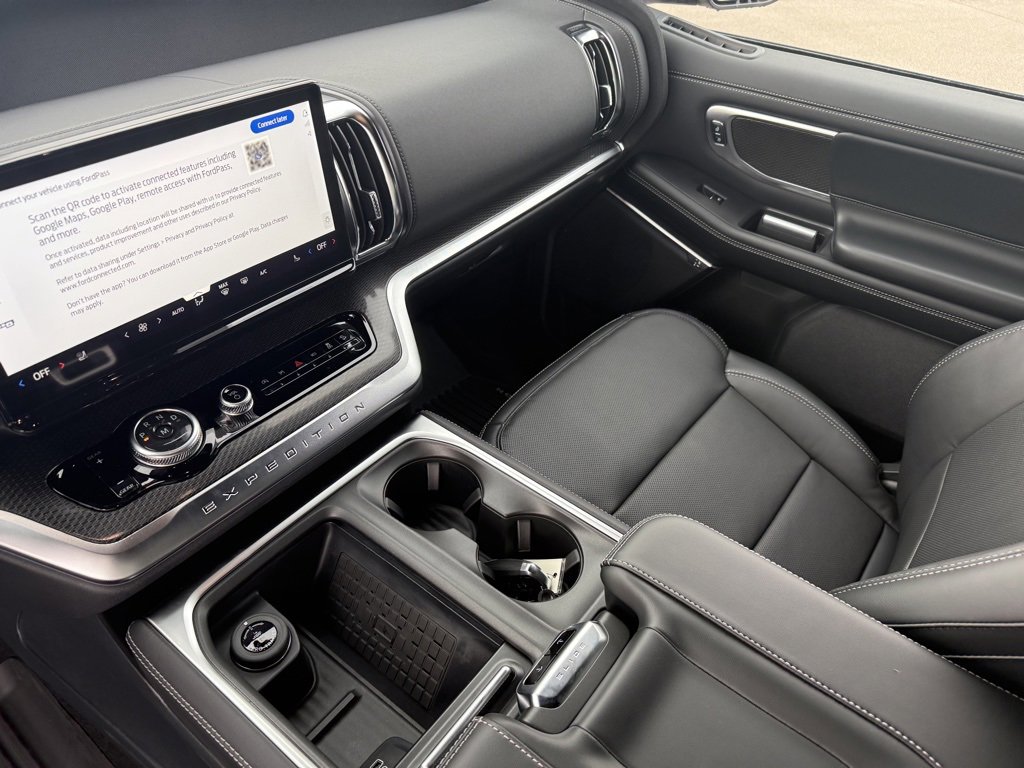 New 2025 Ford Expedition Platinum image 24