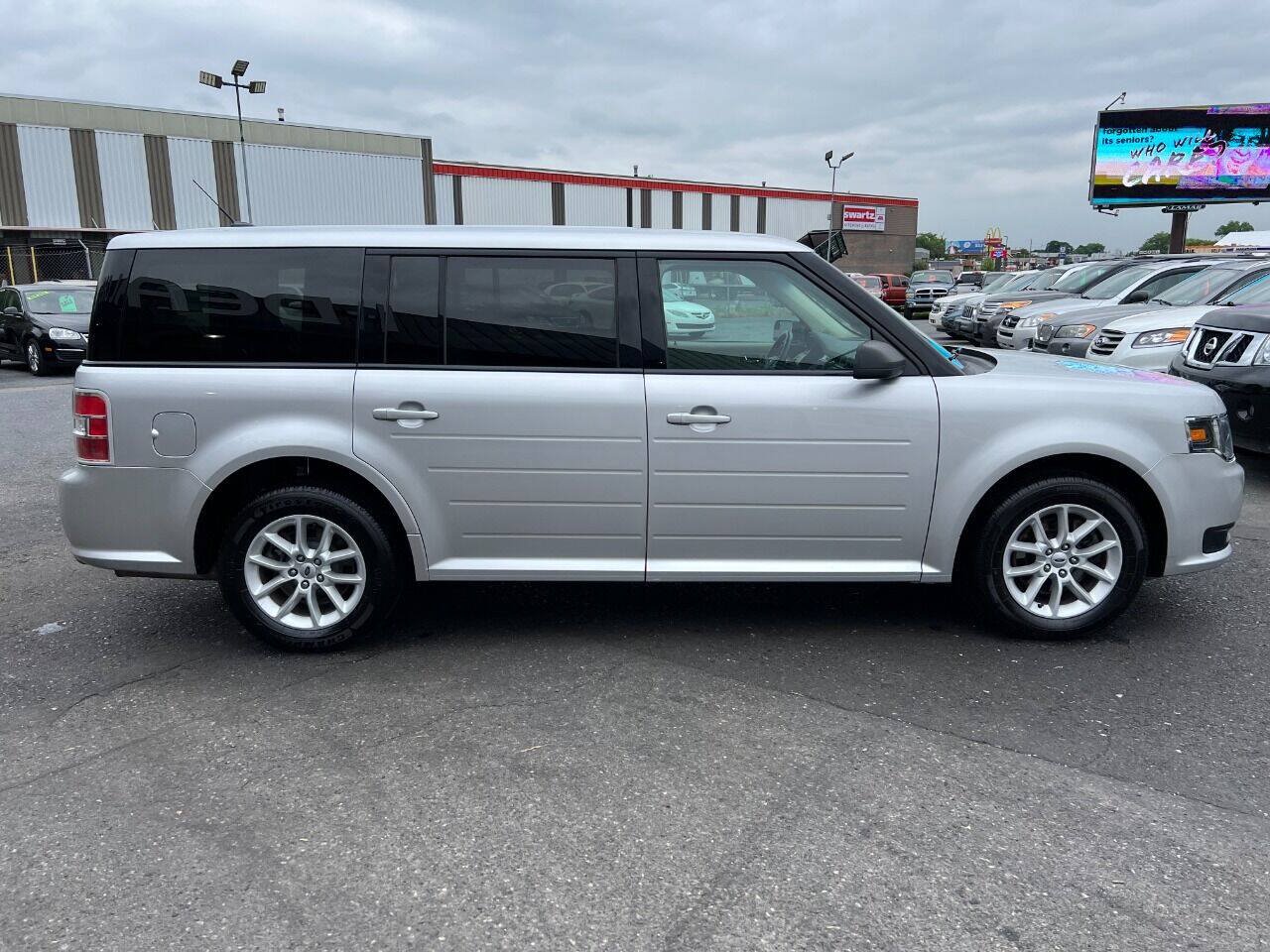 Used 2019 Ford Flex SE FWD image 4