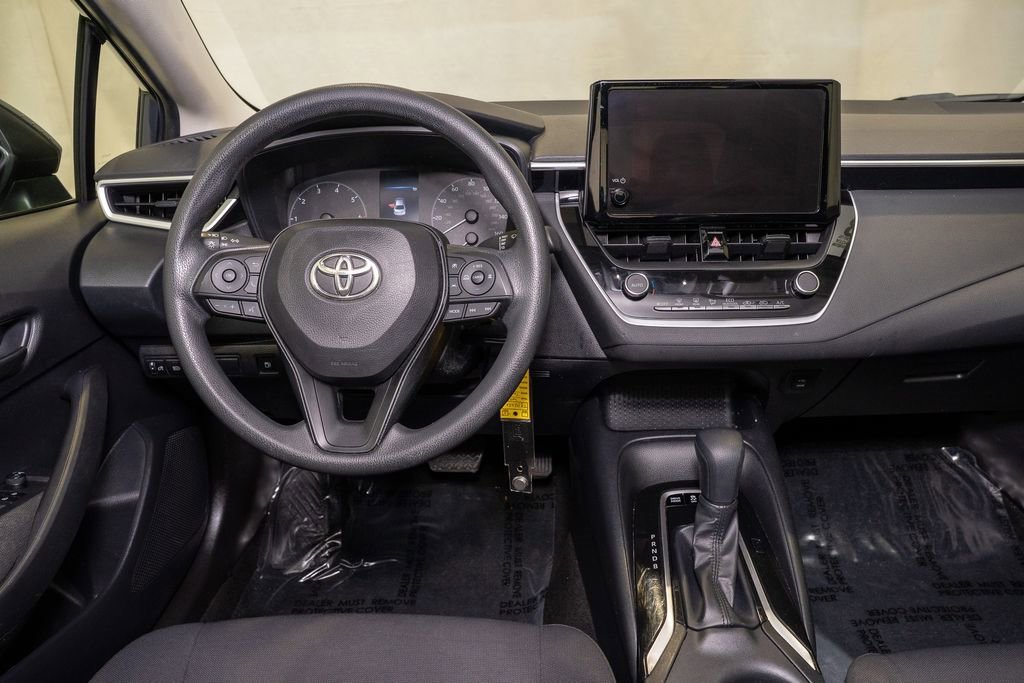 Used 2023 Toyota Corolla LE image 2