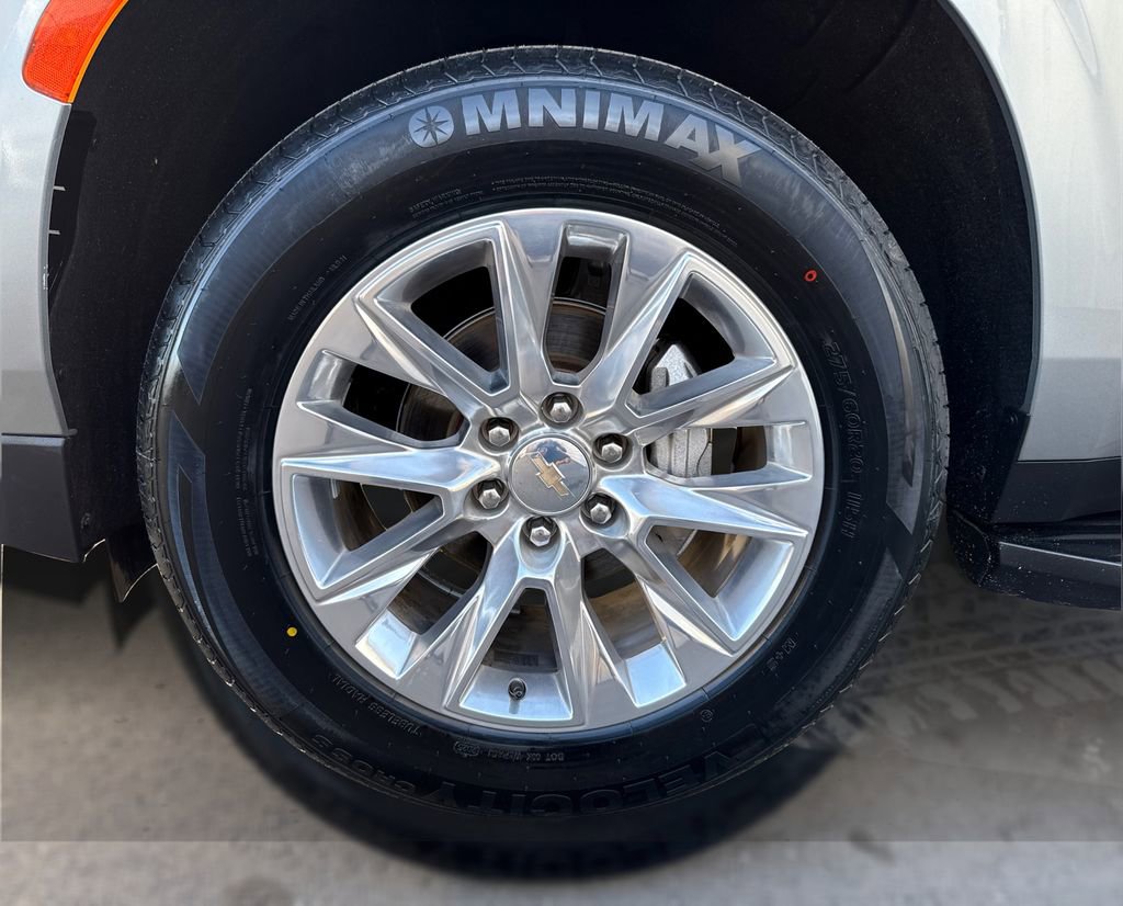 Used 2024 Chevrolet Suburban Premier image 15