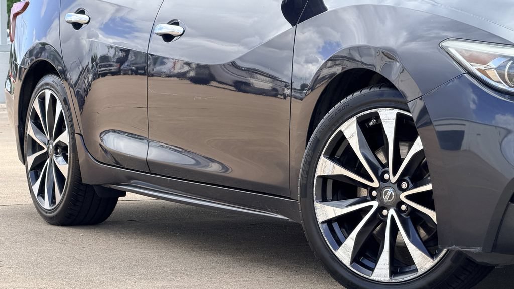 Used 2017 Nissan Maxima SR FWD image 11