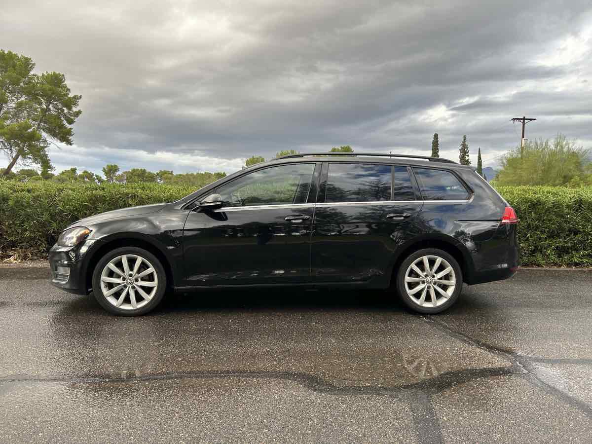 Used 2015 Volkswagen Golf SEL image 2