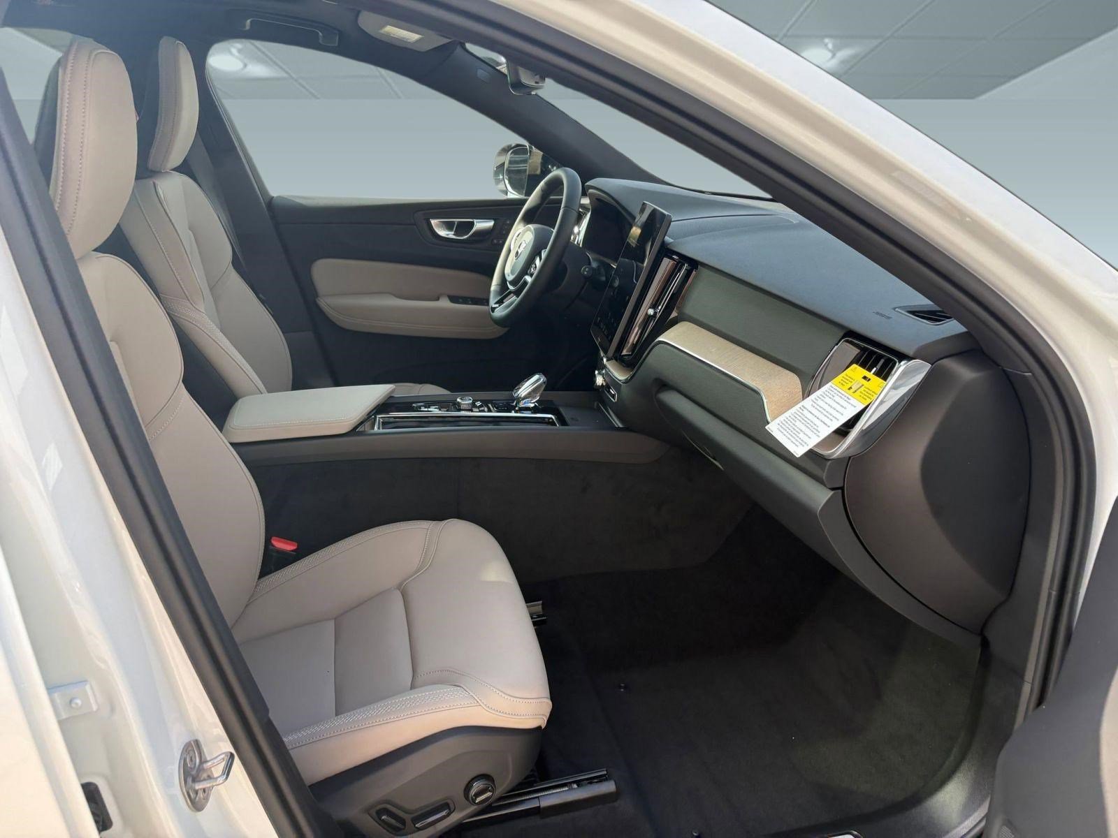 Certified 2026 Volvo XC60 B5 Plus w/ Protection Package Premier image 25