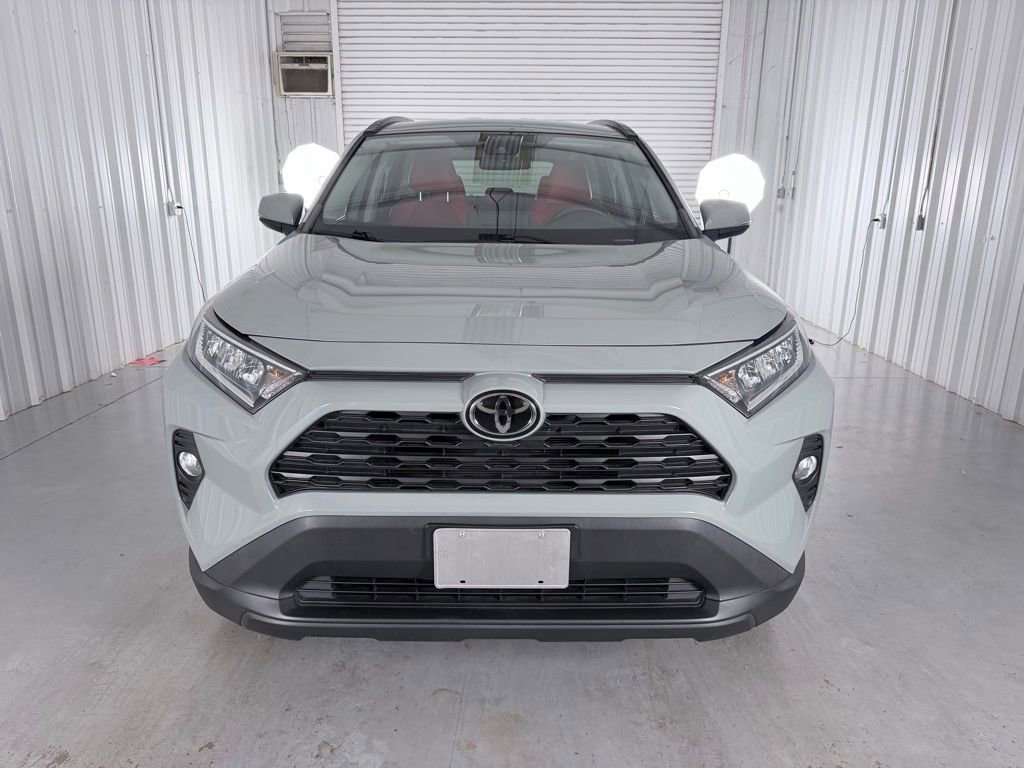 Used 2021 Toyota RAV4 XLE FWD image 2