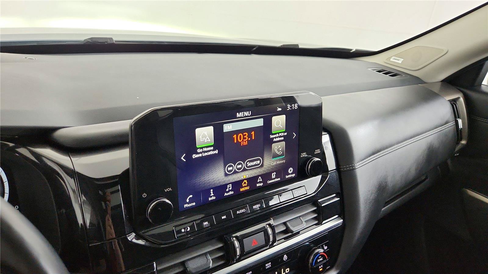 Used 2024 Nissan Pathfinder Platinum w/ Black Appearance Package AWD/4WD image 33