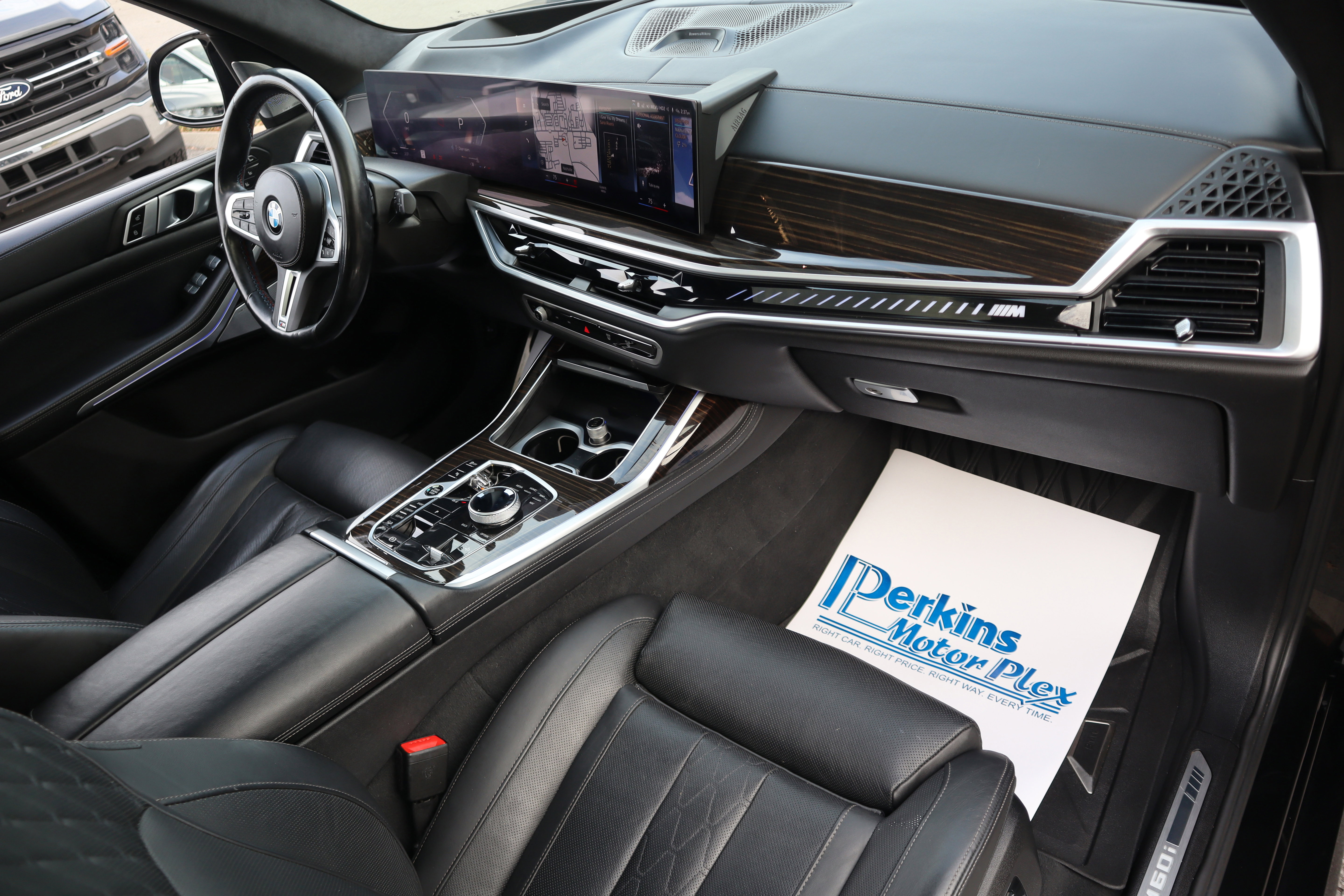 Used 2023 BMW X7 M60i w/ Executive Package image 38