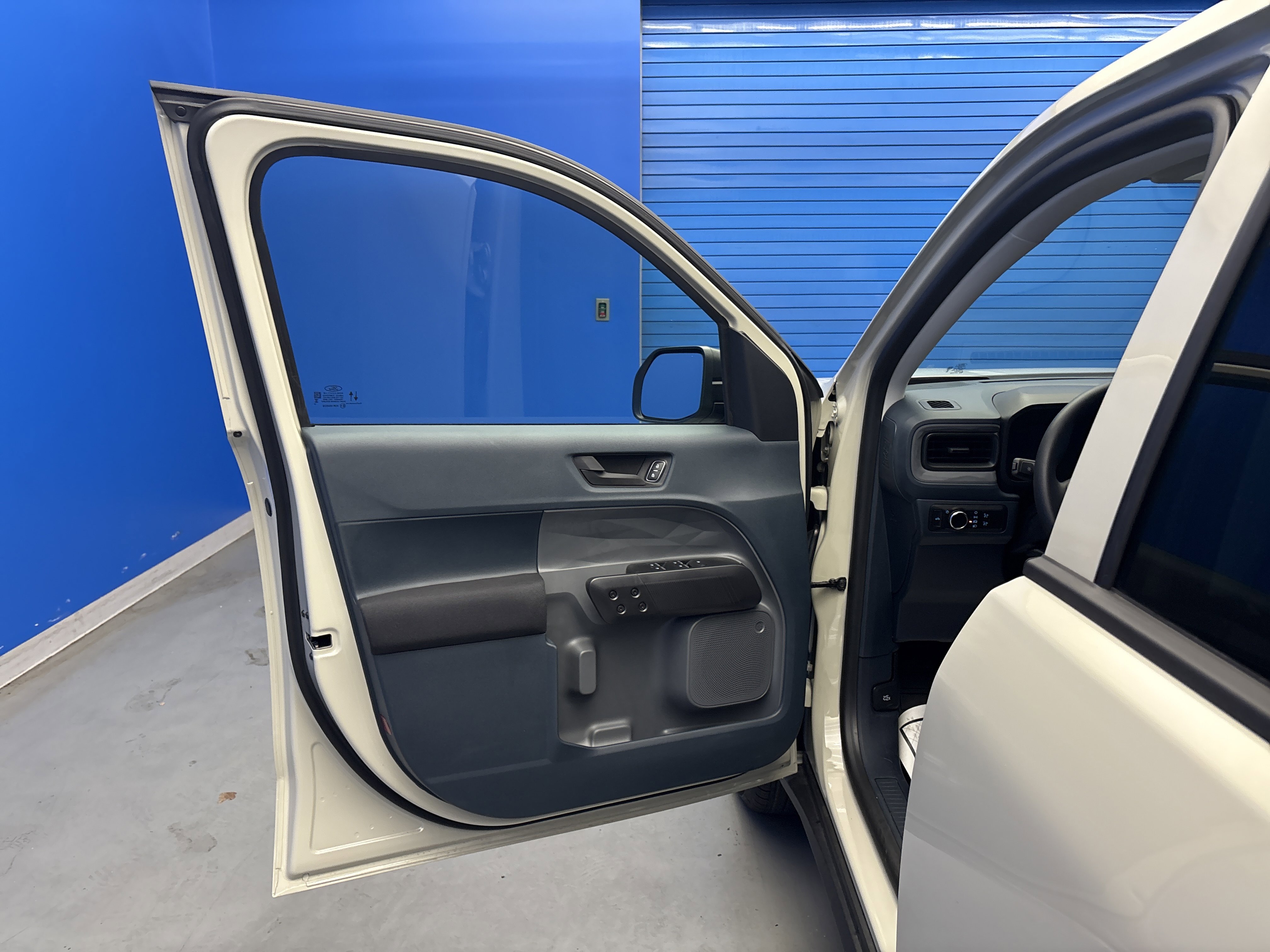 Used 2025 Ford Maverick XL w/ Equipment Group 102A image 9