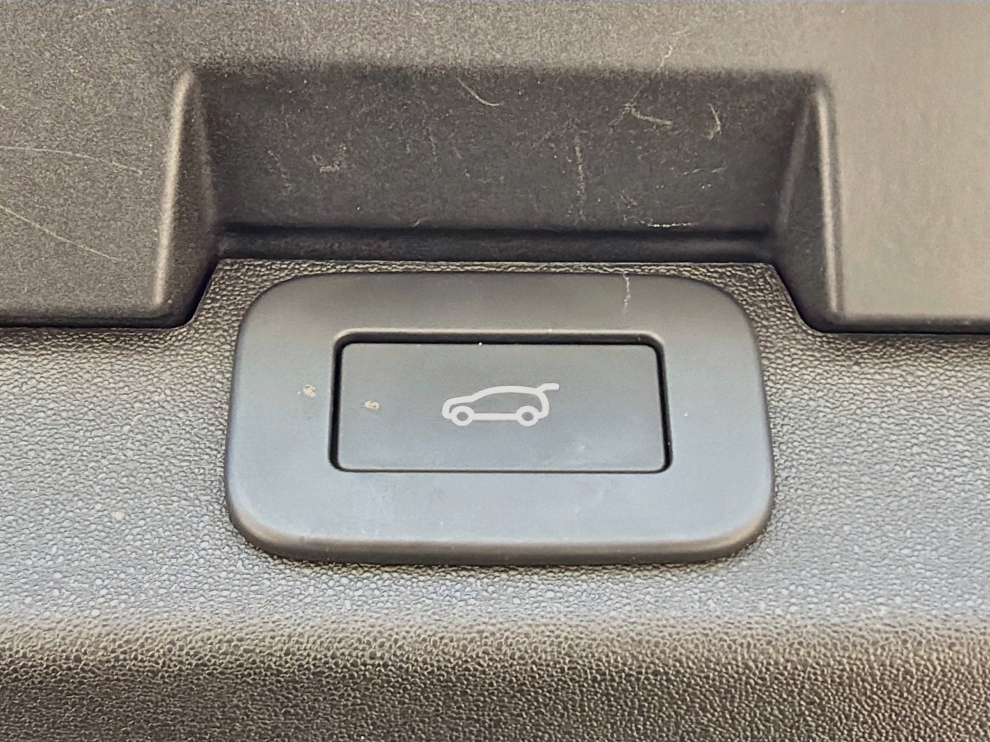 Certified 2025 Land Rover Discovery Metropolitan Edition AWD/4WD image 14