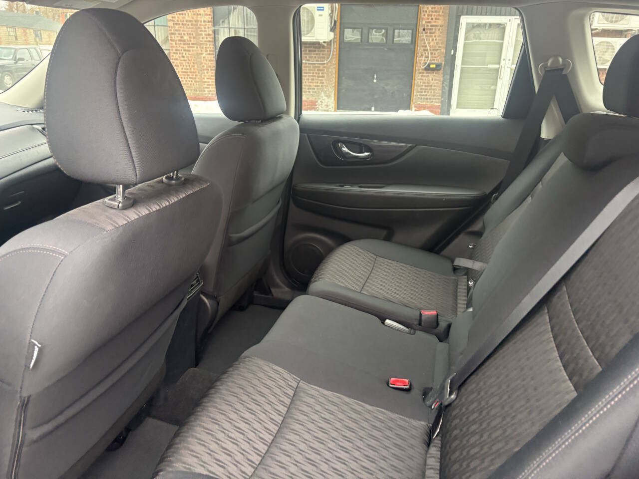 Used 2018 Nissan Rogue S AWD/4WD image 17