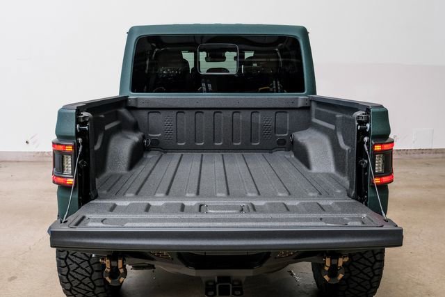 Used 2025 Jeep Gladiator Rubicon w/ Safety Group AWD/4WD image 45