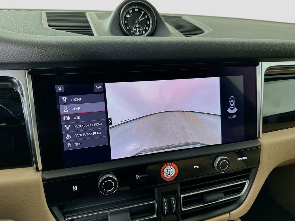 Used 2025 Porsche Macan image 17