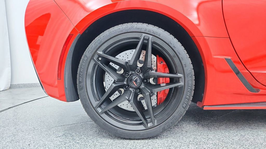 Used 2016 Chevrolet Corvette Z06 w/ 3LZ Preferred Equipment Group image 13