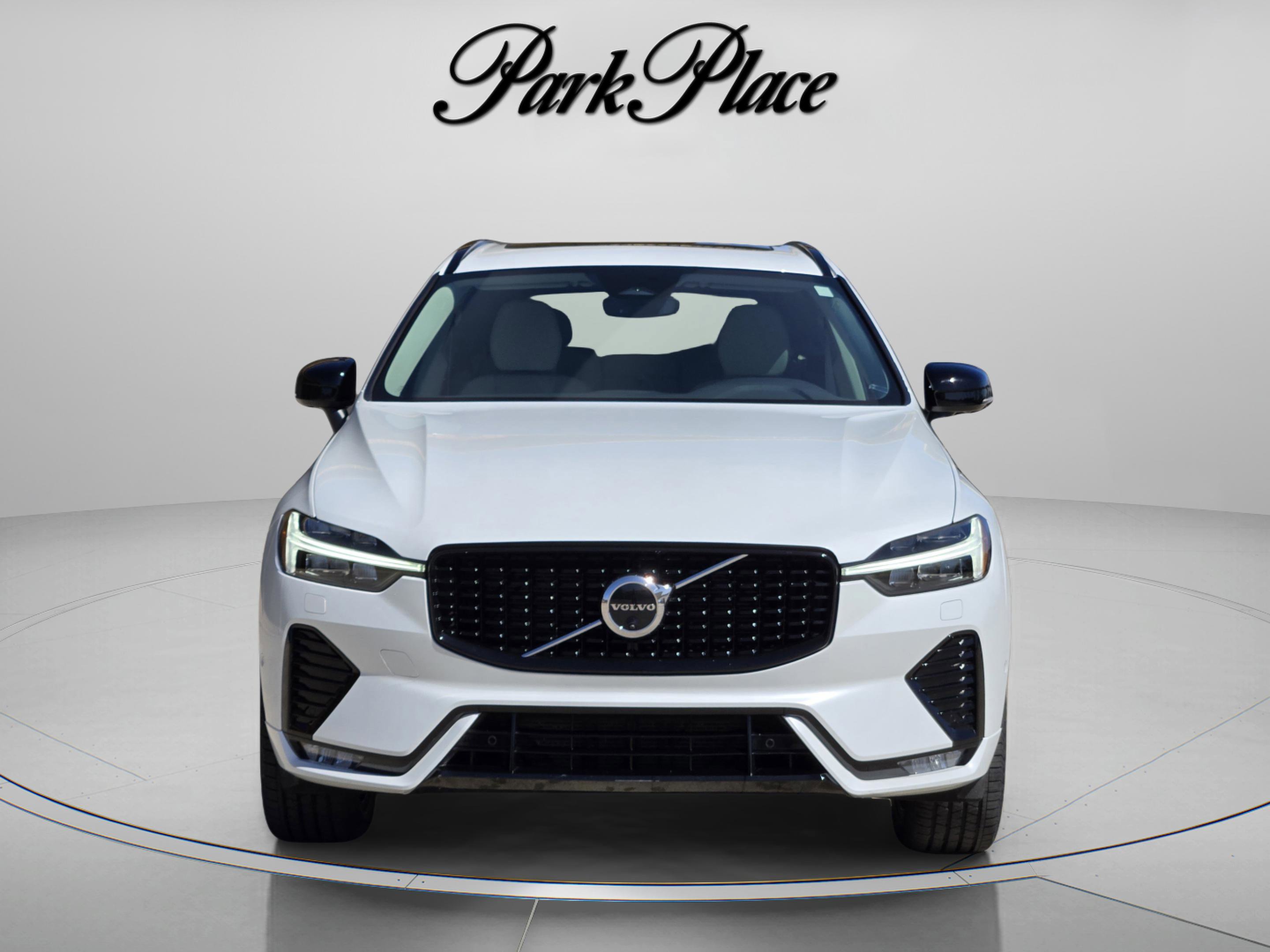 Used 2024 Volvo XC60 B5 Plus w/ Protection Package Premier image 9