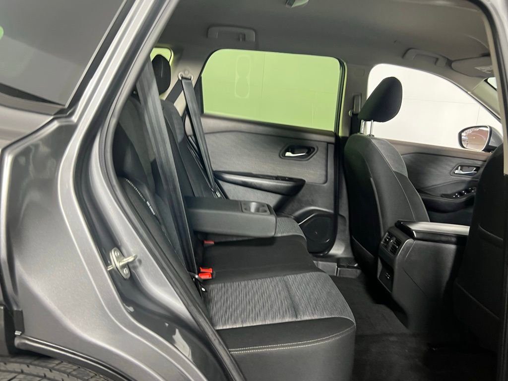 Used 2023 Nissan Rogue SV image 24
