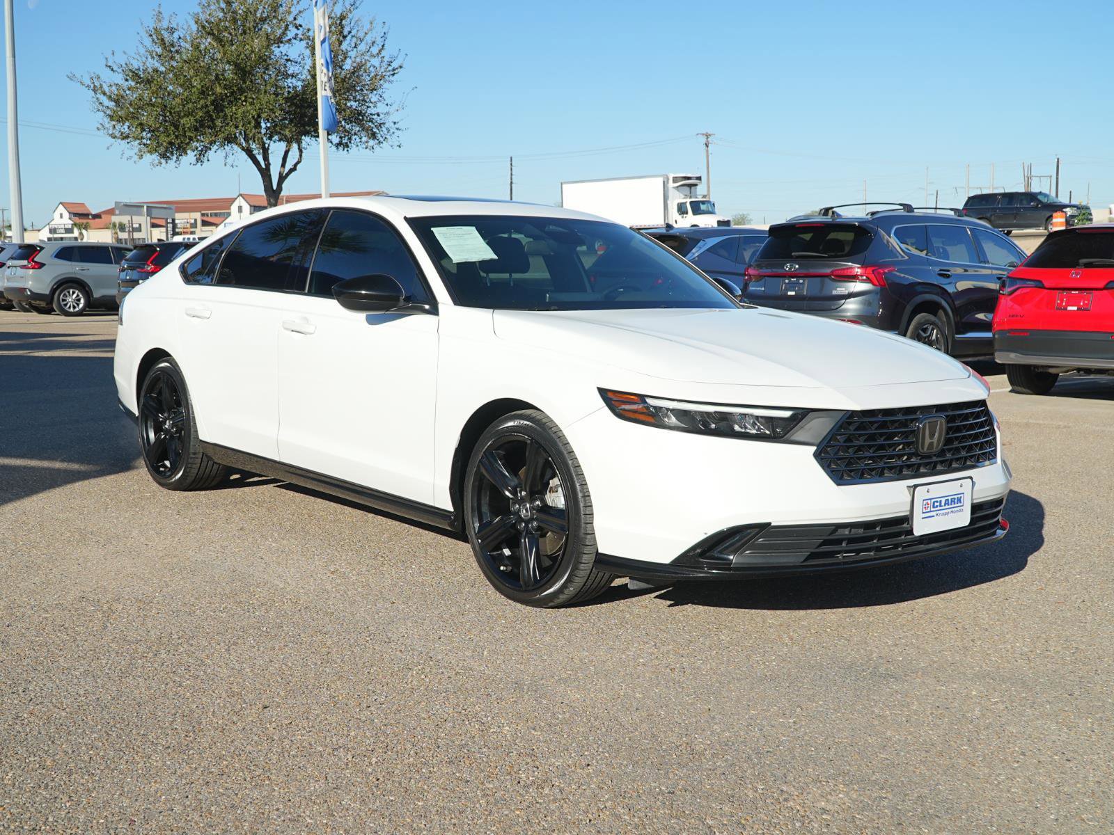 Used 2024 Honda Accord Sport image 3