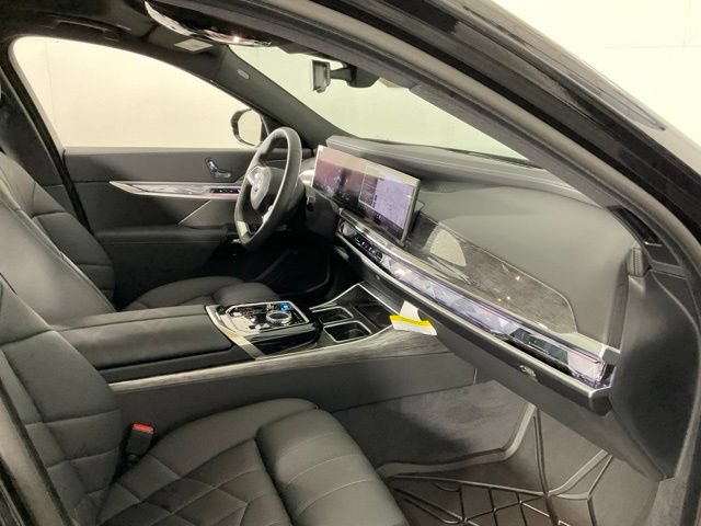 Used 2024 BMW i7 xDrive60 RWD image 29