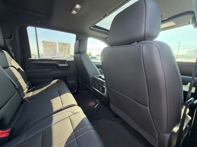 Used 2025 Chevrolet Silverado 3500 High Country w/ High Country Premium Package AWD/4WD image 33