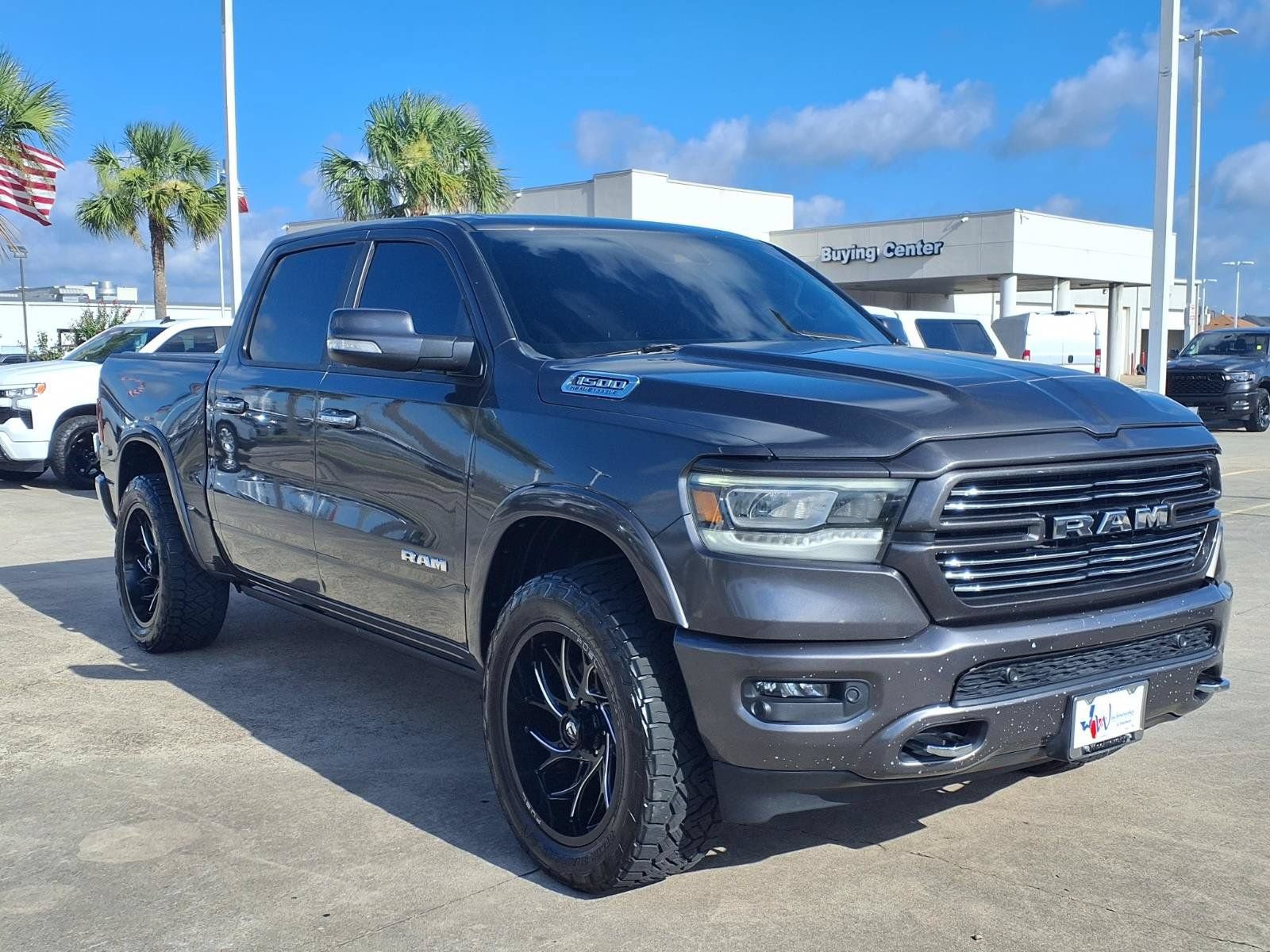 Used 2022 RAM 1500 Laramie w/ Laramie Southwest Edition AWD/4WD image 3