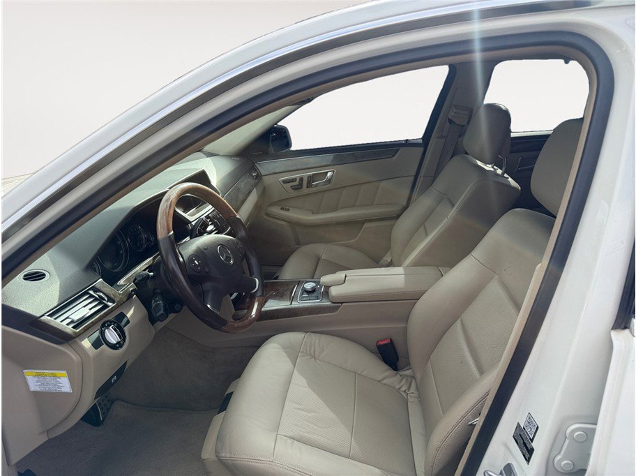 Used 2010 Mercedes-Benz E 350 4MATIC Sedan image 9