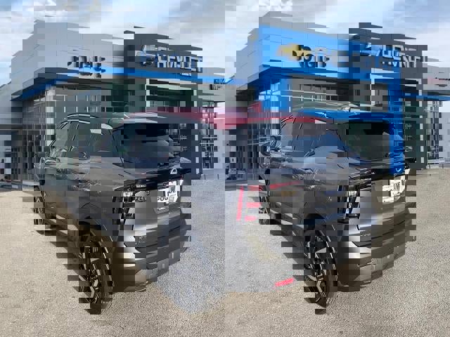 Used 2025 Nissan Kicks SV w/ Illumination Package image 3