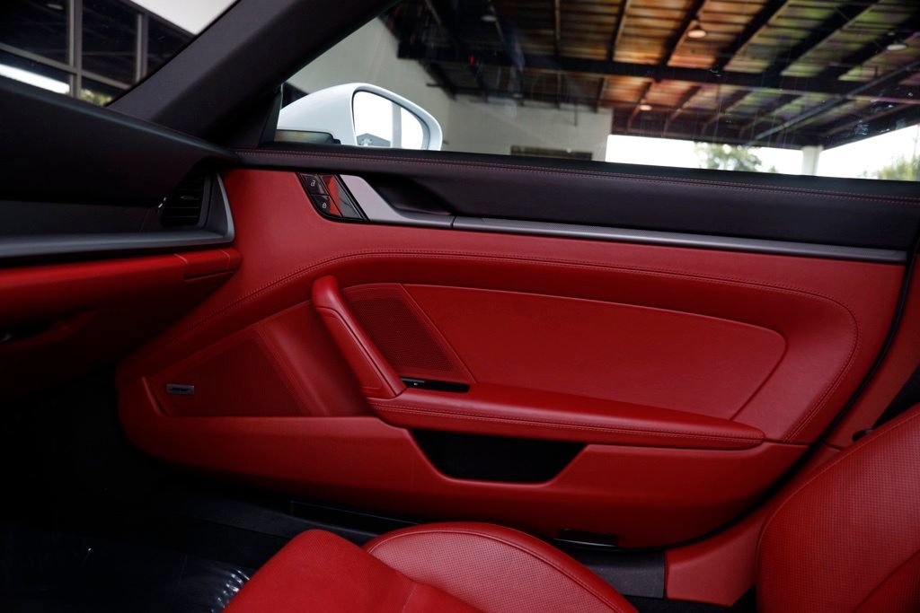 Used 2020 Porsche 911 Carrera RWD image 26