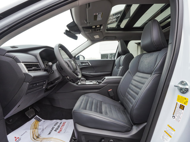 New 2026 Mitsubishi Outlander AWD image 30