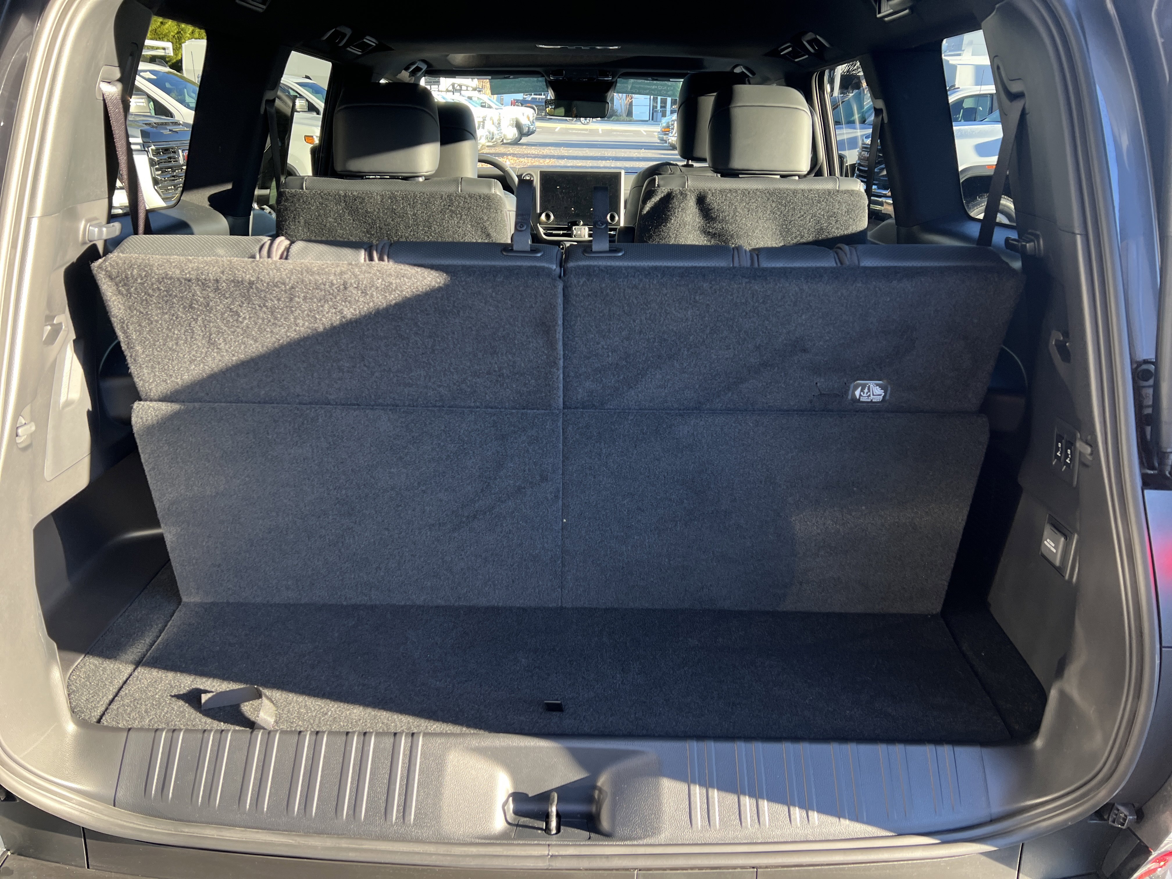 Used 2025 Lexus GX 550 image 11