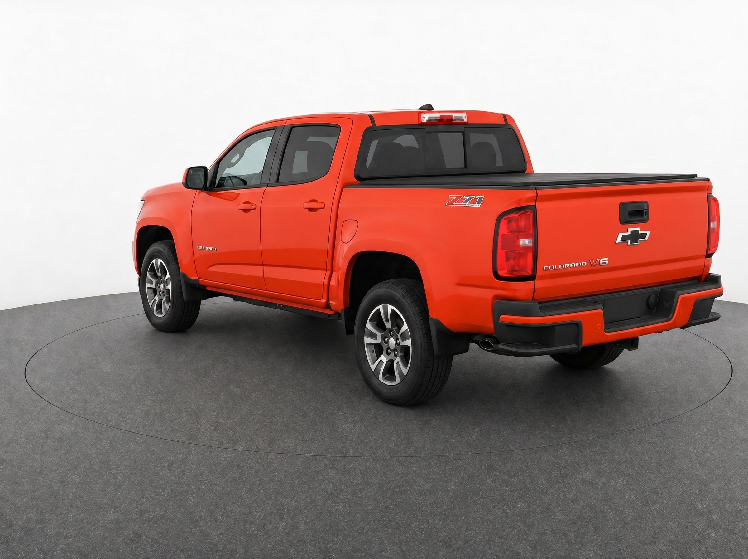 Used 2019 Chevrolet Colorado Z71 AWD/4WD image 3