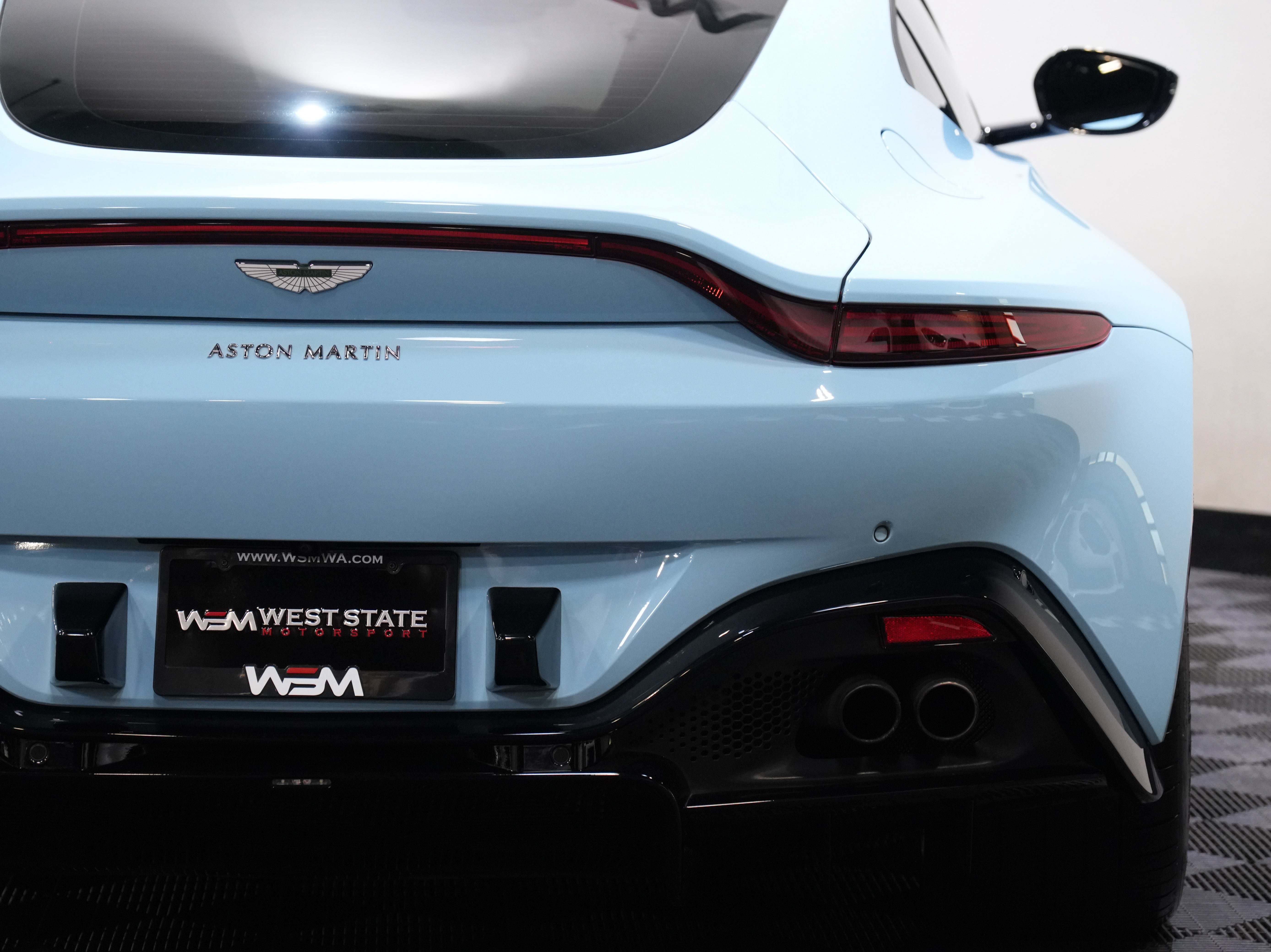 Used 2020 Aston Martin V8 Vantage Coupe RWD image 16