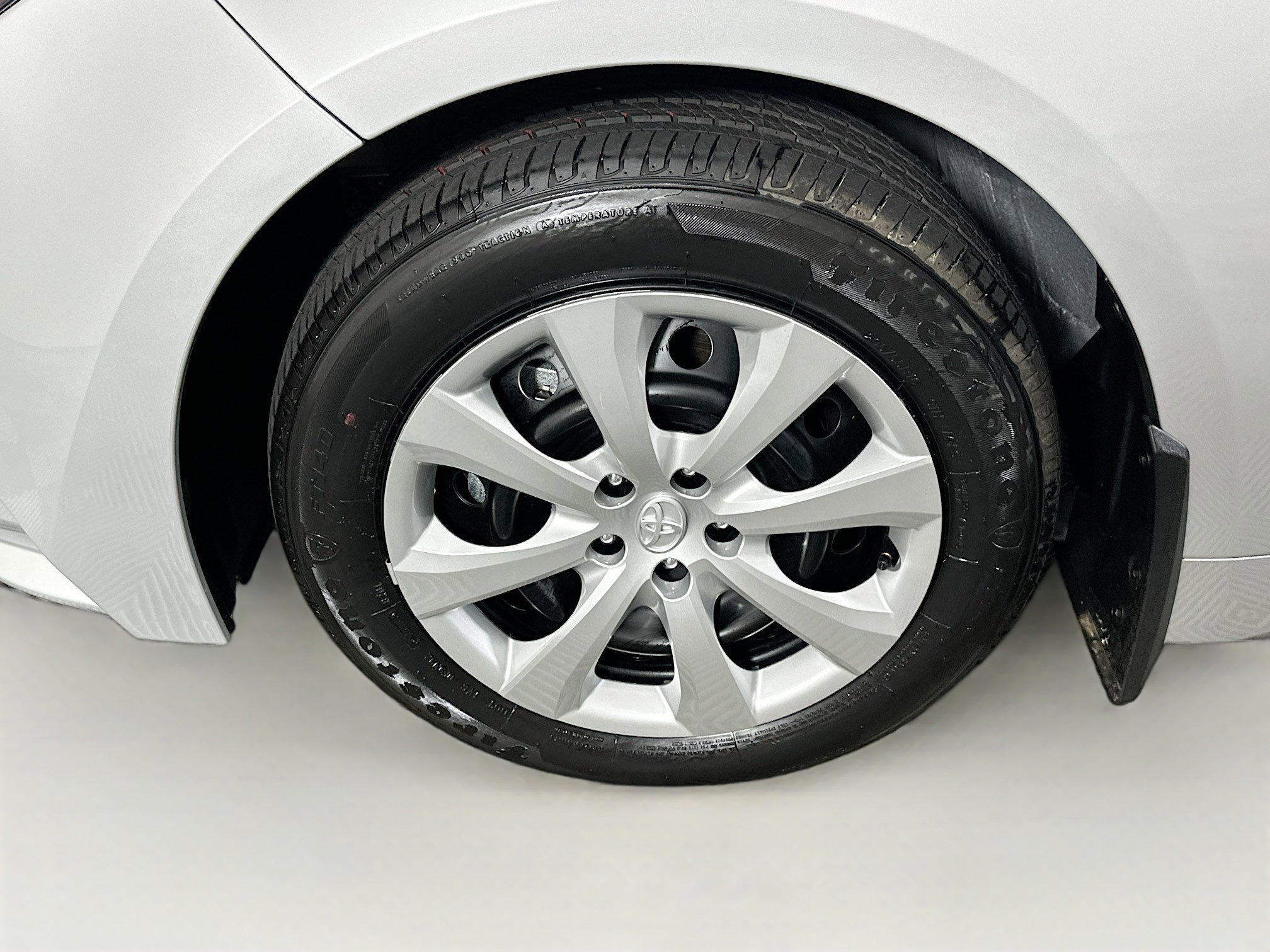 Used 2026 Toyota Corolla LE image 11