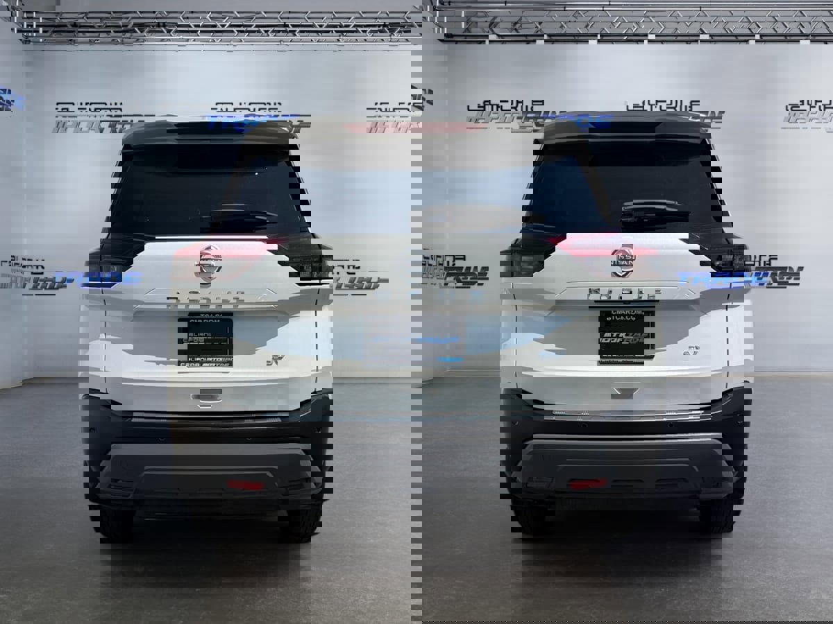 Used 2023 Nissan Rogue SV image 6