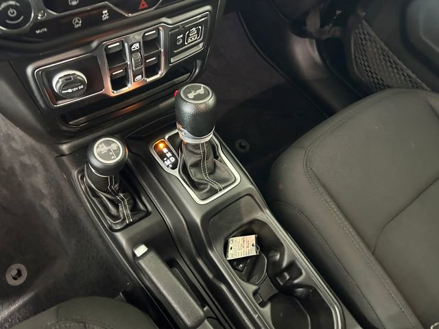 Used 2022 Jeep Wrangler Unlimited Sahara image 21