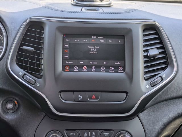 Used 2019 Jeep Cherokee Latitude Plus image 18