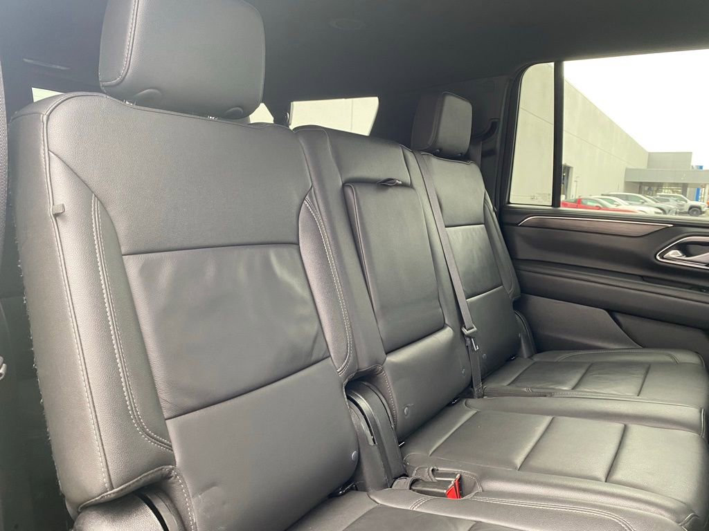 Used 2024 Chevrolet Suburban LT image 25