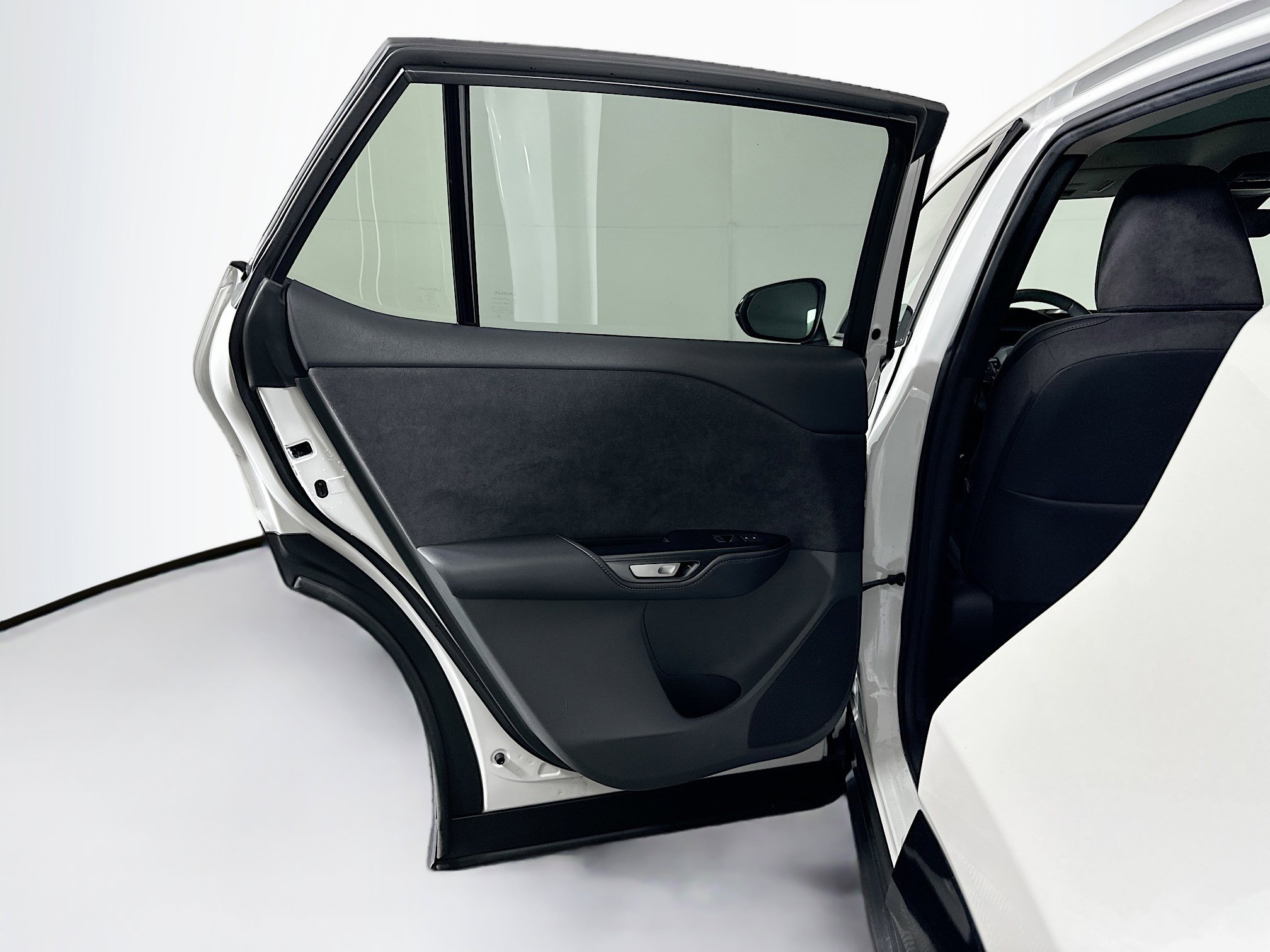 Used 2023 Lexus RZ 450e Premium w/ Accessory Package (Z1) image 27