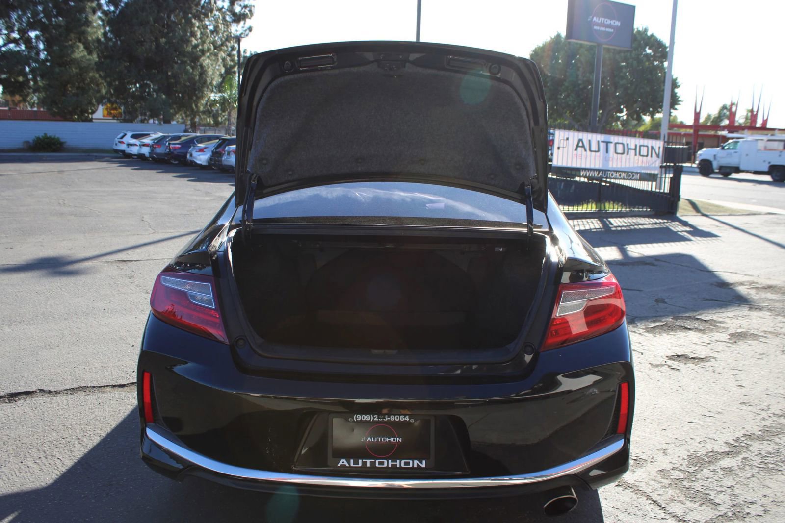 Used 2017 Honda Accord EX-L image 17