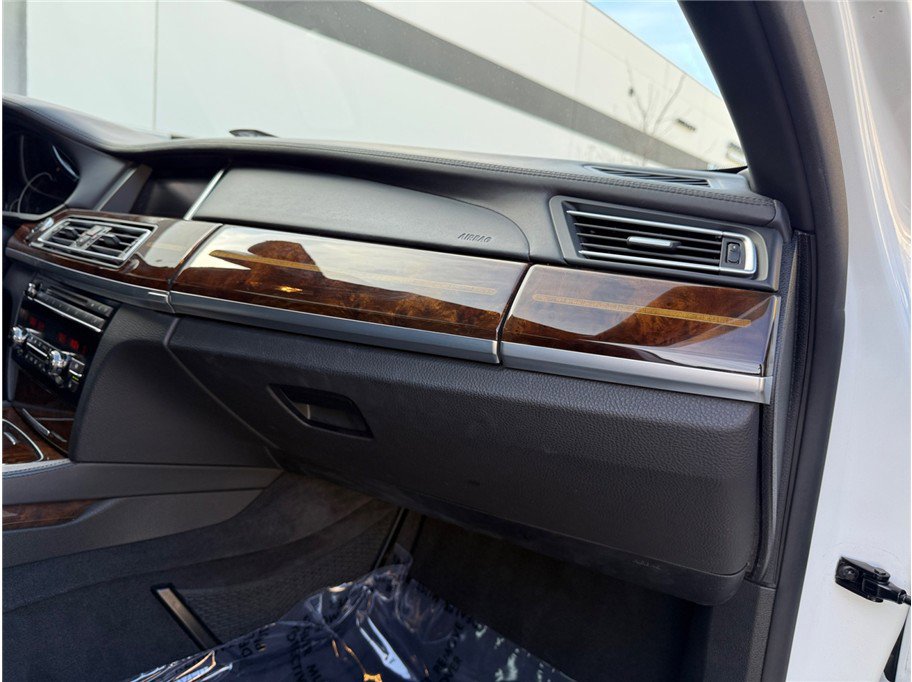 Used 2015 BMW 750Li RWD image 37
