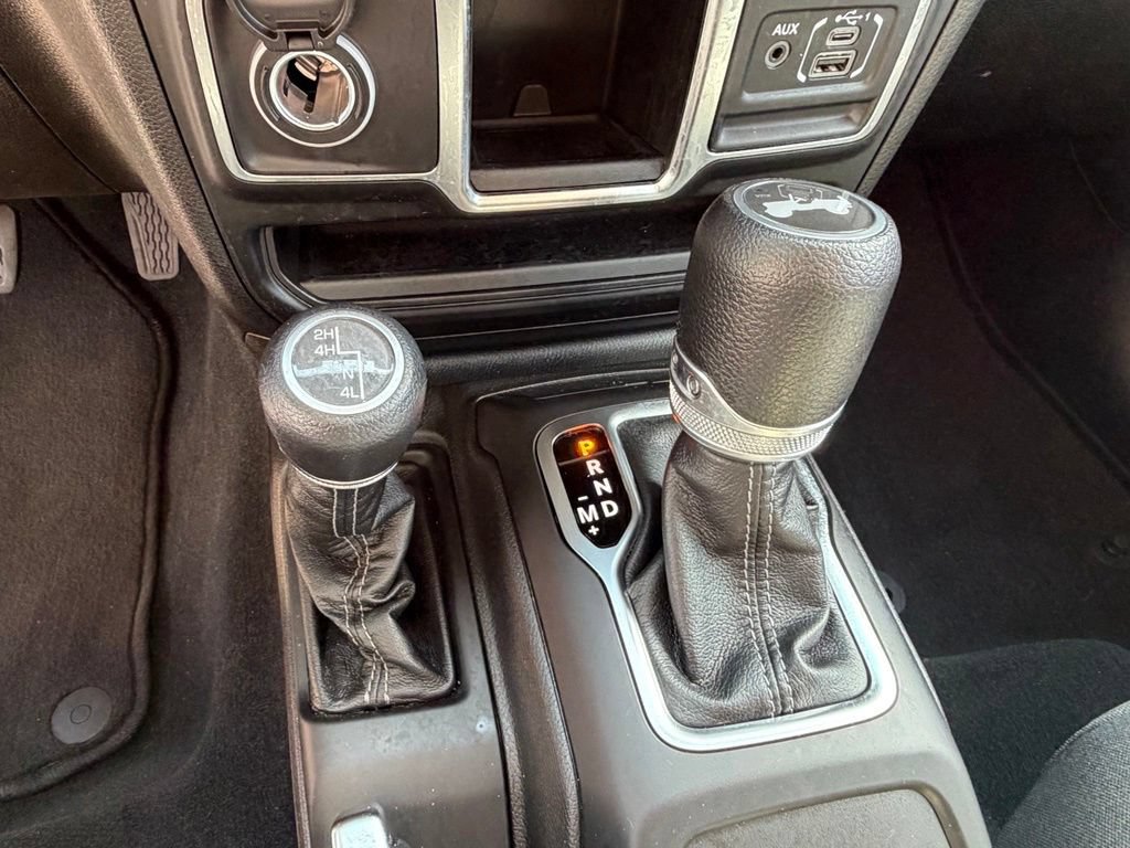 Used 2024 Jeep Wrangler Unlimited Sport AWD/4WD image 26