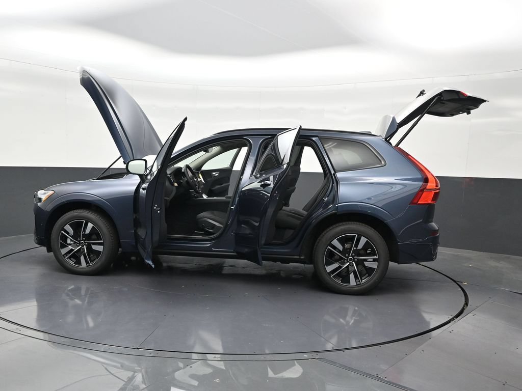 New 2026 Volvo XC60 B5 Plus AWD/4WD image 31