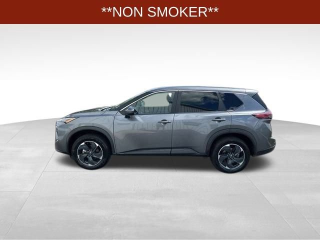 Used 2024 Nissan Rogue SV image 4