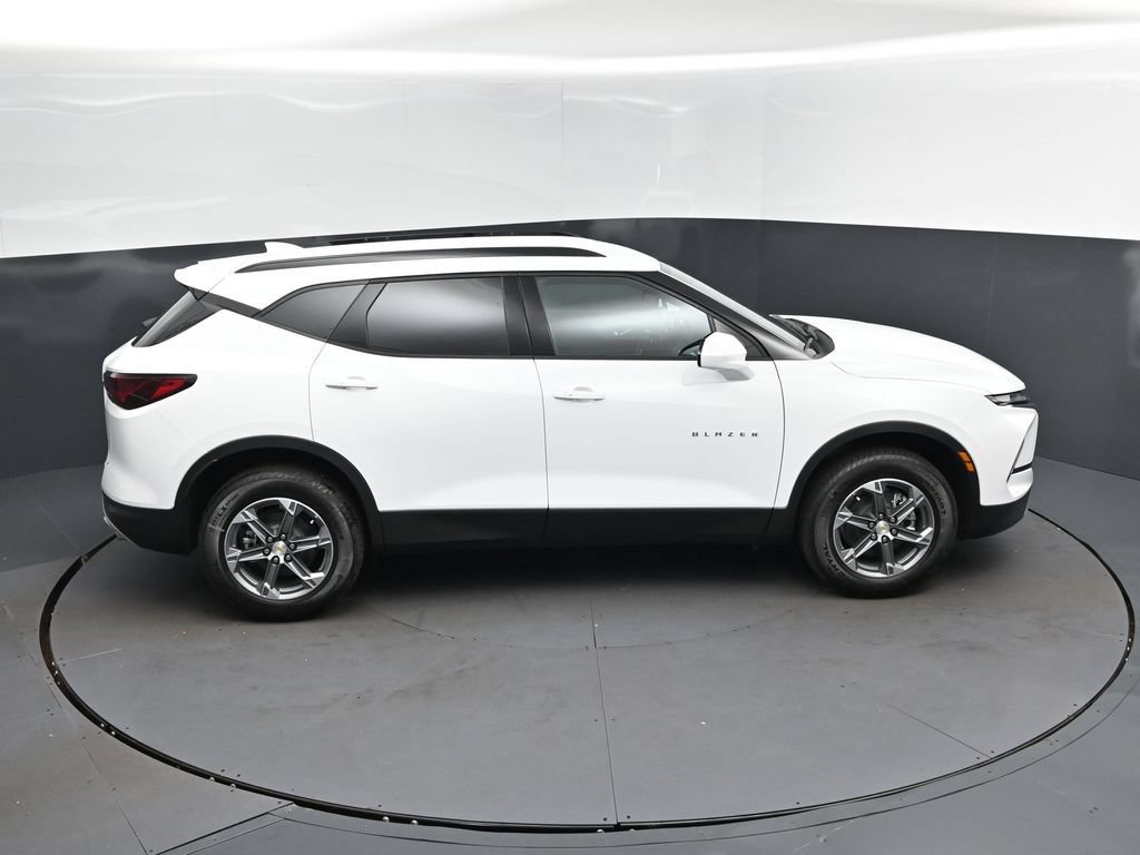 New 2026 Chevrolet Blazer LT w/ Convenience Package FWD image 35