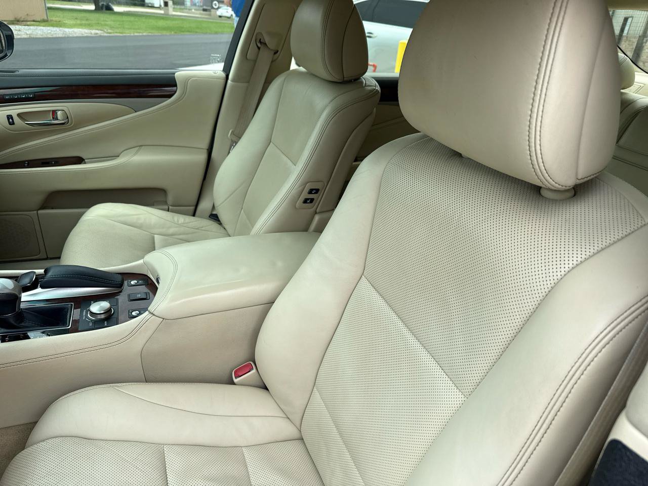 Used 2013 Lexus LS 460 w/ Comfort Pkg RWD image 35